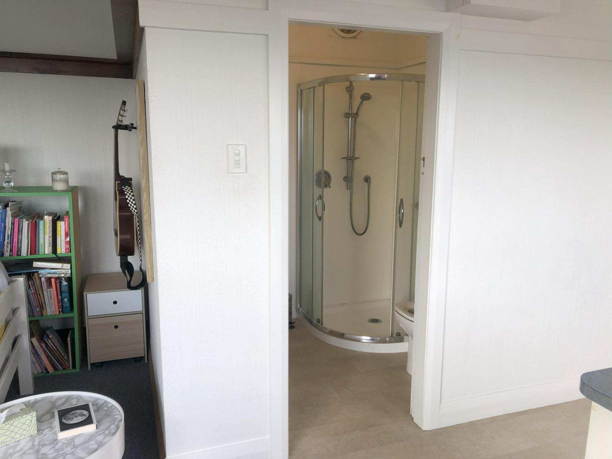 Seafront Haven In Island Bay With Deck, Outdoor Bath, And Parking Leilighet Wellington Eksteriør bilde