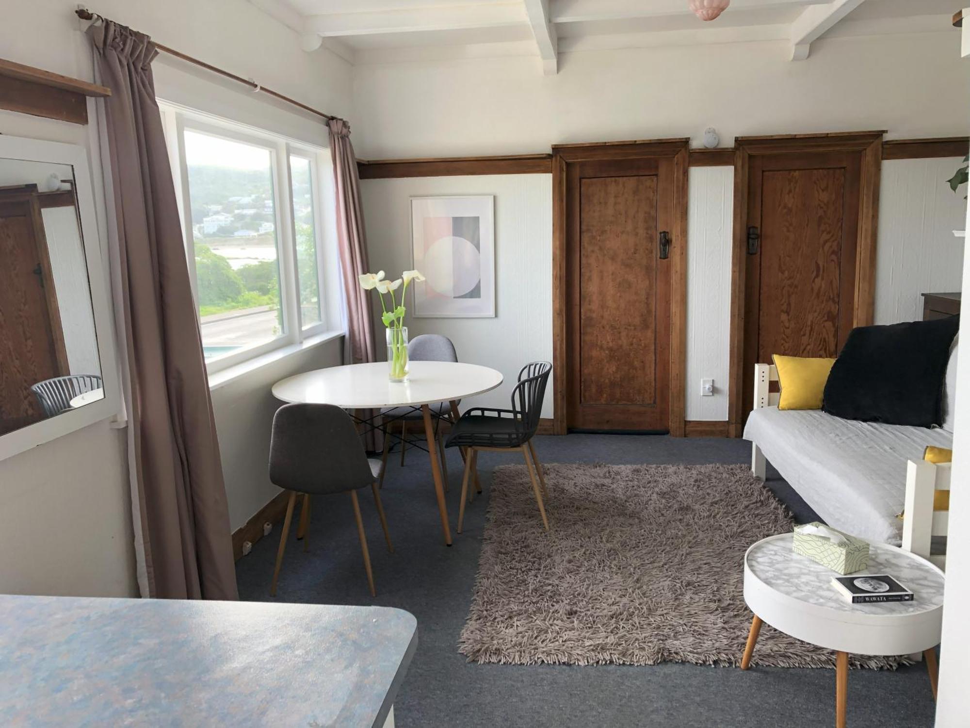 Seafront Haven In Island Bay With Deck, Outdoor Bath, And Parking Leilighet Wellington Eksteriør bilde